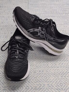 Asics Gel-Kayano 28 Black and White Women's Athletic Running Shoes. Wide